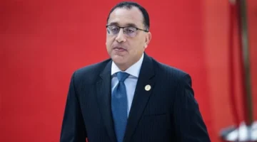 5 قرارات مرتقبة.. موعد صرف منحة رمضان وتبكير رواتب مارس للعمالة بمصر